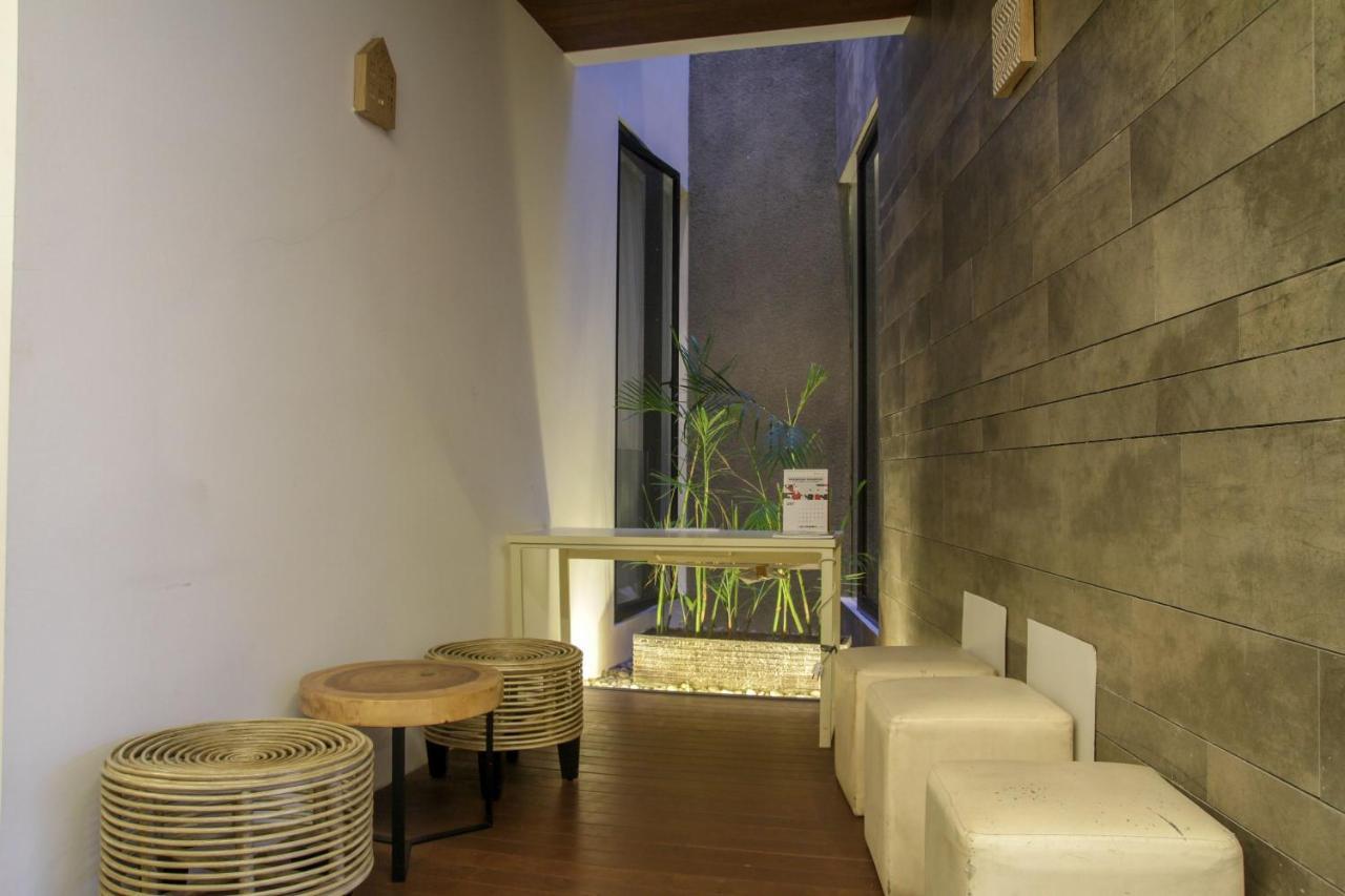 Tujutiga Suites Jakarta Exterior photo