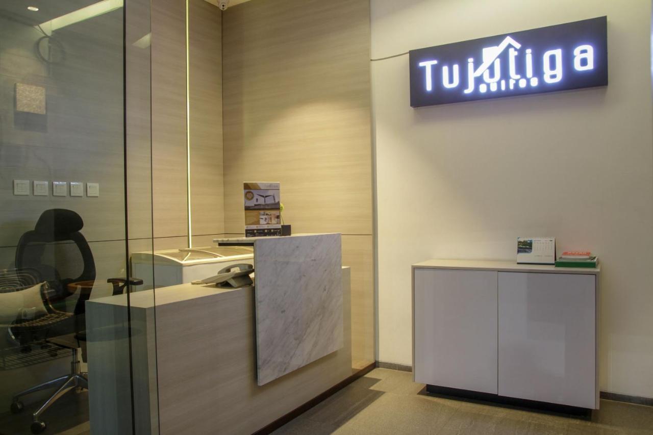 Tujutiga Suites Jakarta Exterior photo